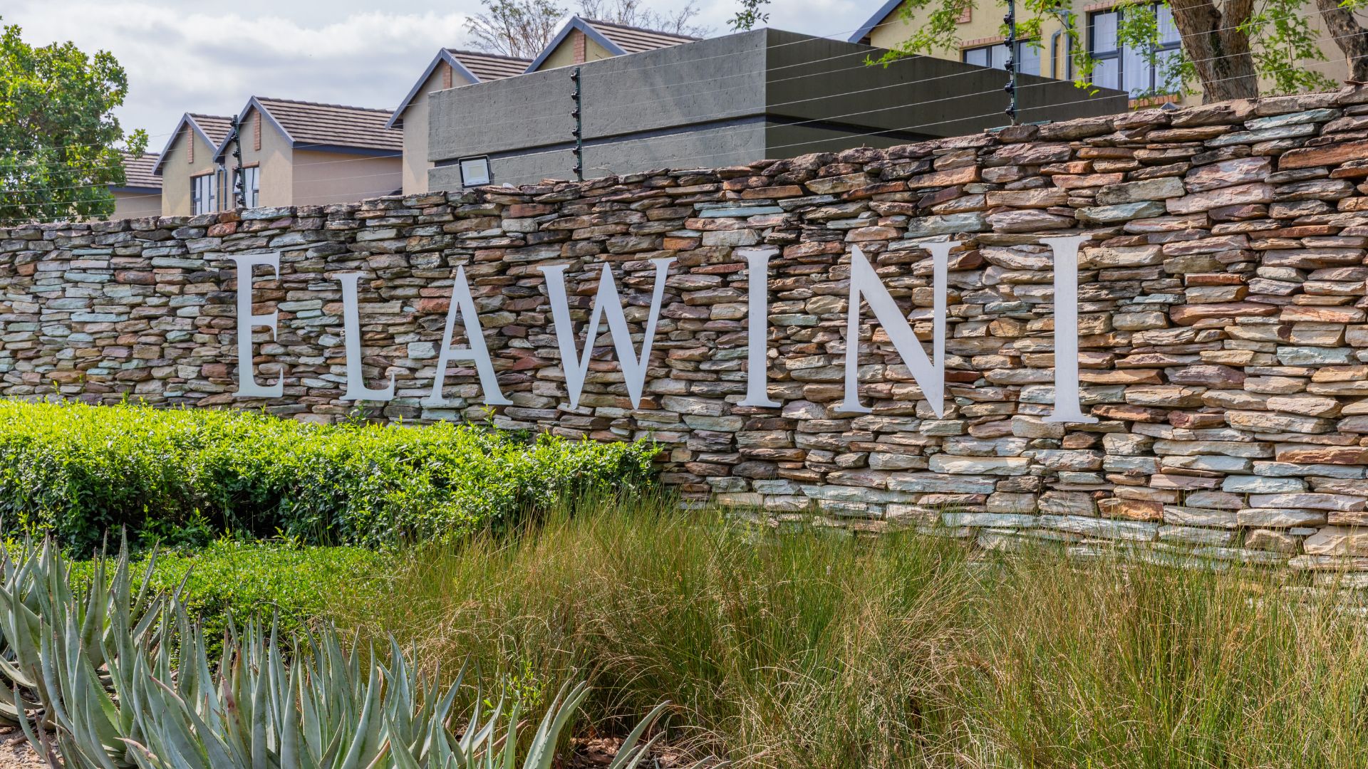 Elawini Estate Entrance (4)